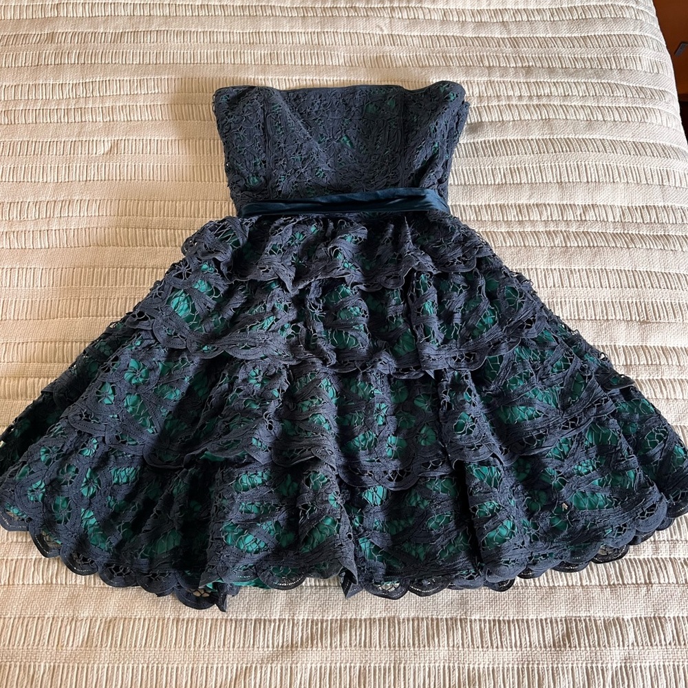 NEW Betsey Johnson lace dress. Size: 2